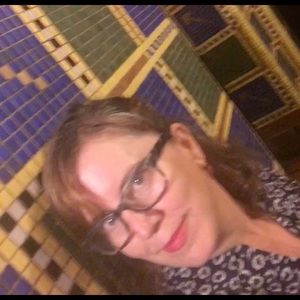 Meet your Posher, Hillarina